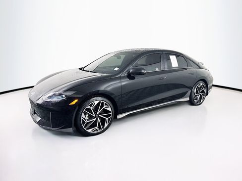 Used 2024 Hyundai Ioniq 6 SEL image 3