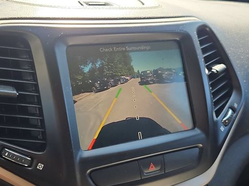 Used 2016 Jeep Cherokee Limited w/ Trailer Tow Group AWD/4WD image 24