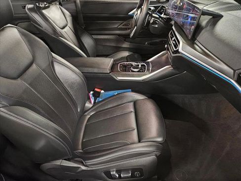 Used 2024 BMW M440i Convertible w/ Premium Package image 21