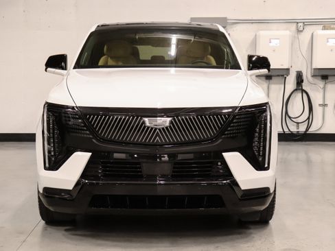 Used 2025 Cadillac Escalade IQ Sport 2 AWD/4WD image 8