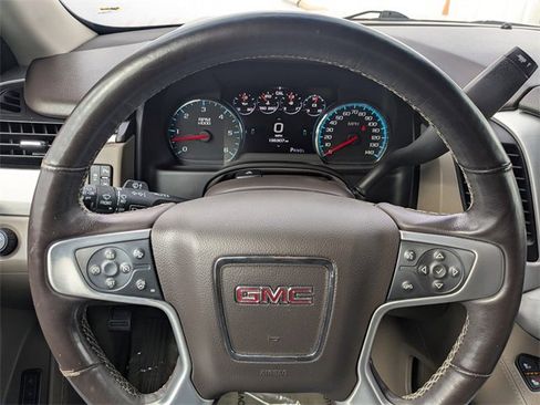 Used 2017 GMC Yukon SLT w/ Premium Edition image 32