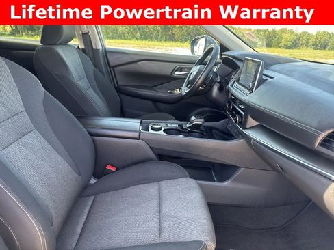 Used 2024 Nissan Rogue SV image 20