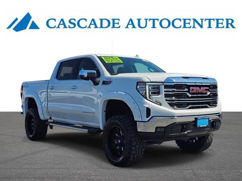 Used 2025 GMC Sierra 1500 SLT AWD/4WD image 13