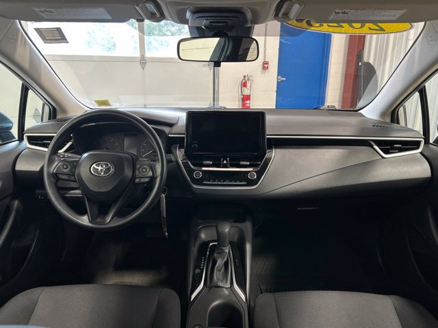 Used 2025 Toyota Corolla LE FWD image 15