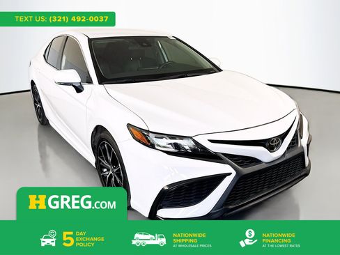 Used 2024 Toyota Camry SE FWD image 1