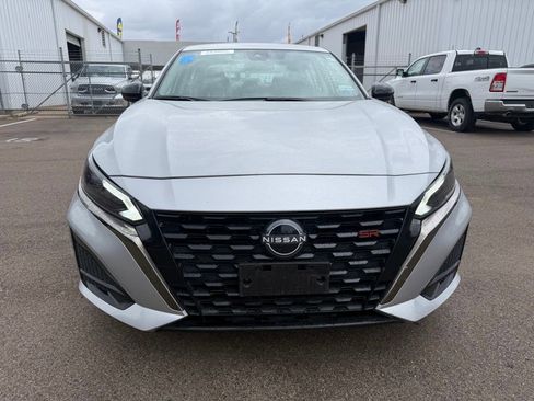 Used 2025 Nissan Altima 2.5 SR image 8