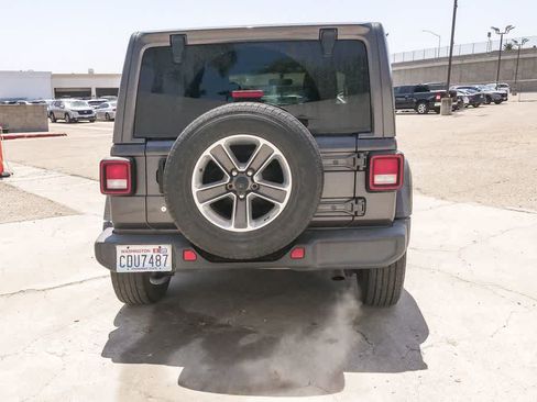 Used 2020 Jeep Wrangler Unlimited Sahara w/ Uconnect 4C Nav & Sound Group AWD/4WD image 8