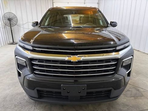 Used 2025 Chevrolet Traverse LT AWD/4WD image 2