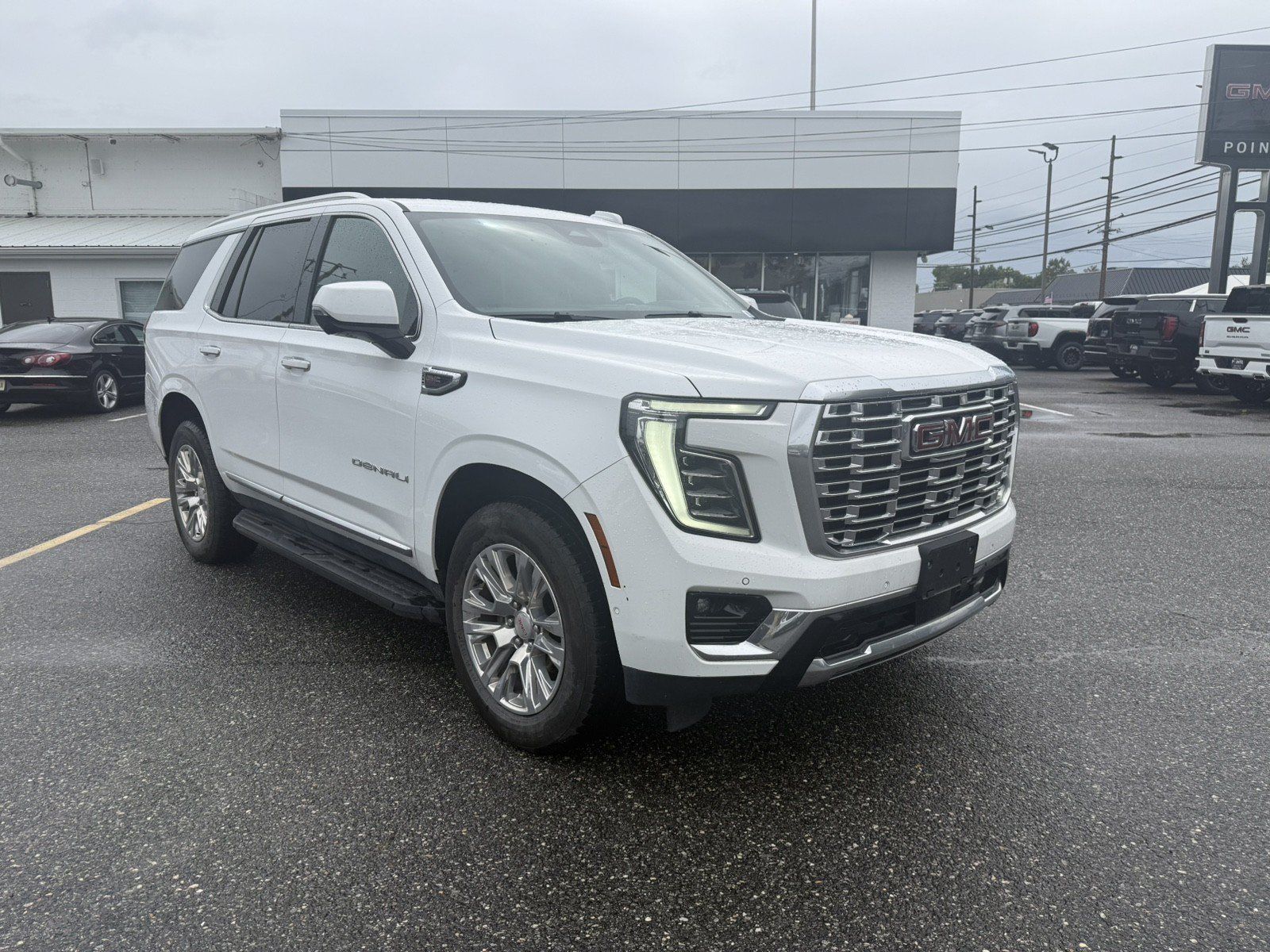 Used 2025 GMC Yukon Denali AWD/4WD image 1
