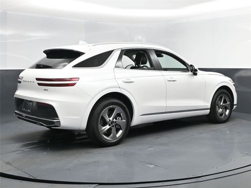 New 2026 Genesis GV70 2.5T image 4
