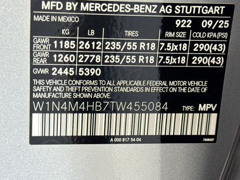 Used 2026 Mercedes-Benz GLB 250 4MATIC image 31
