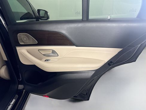 Used 2024 Mercedes-Benz GLE 450e 4MATIC w/ Warmth & Comfort Package image 28