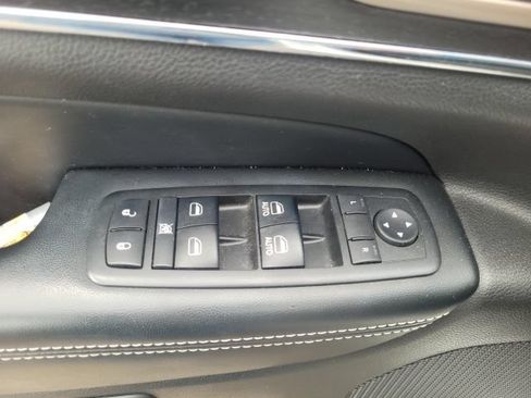 Used 2017 Jeep Grand Cherokee Limited w/ Trailer Tow Group IV AWD/4WD image 15