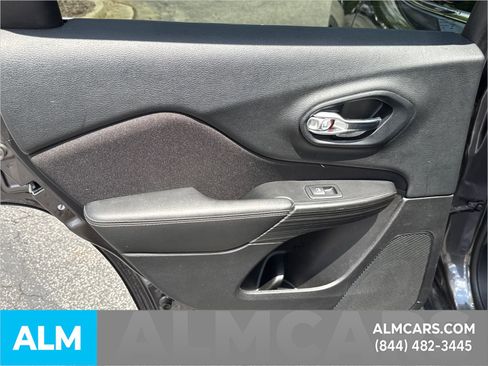 Used 2014 Jeep Cherokee Latitude image 25