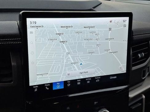 Used 2024 Ford Expedition XLT image 19