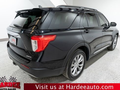 Used 2022 Ford Explorer XLT w/ Equipment Group 202A image 5