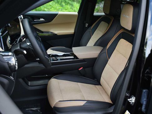 New 2026 Chevrolet Equinox ACTIV AWD/4WD image 9