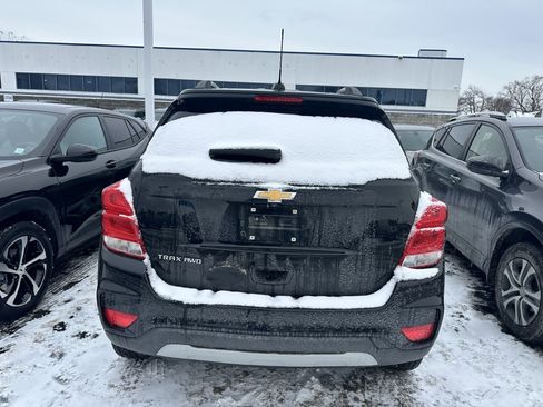 Used 2022 Chevrolet Trax LT w/ LT Convenience Package image 8