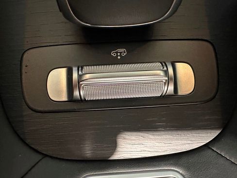 Used 2025 Mercedes-Benz GLE 53 AMG 4MATIC image 32