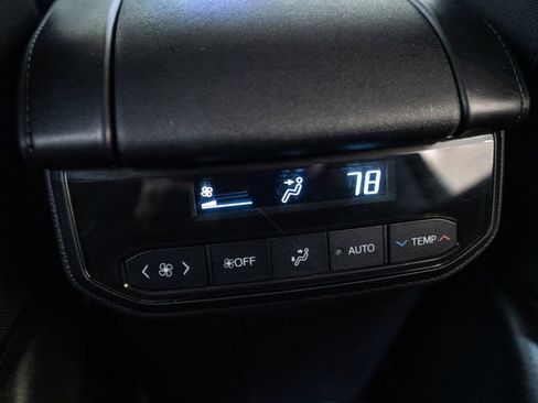 Used 2024 Toyota Highlander LE image 33