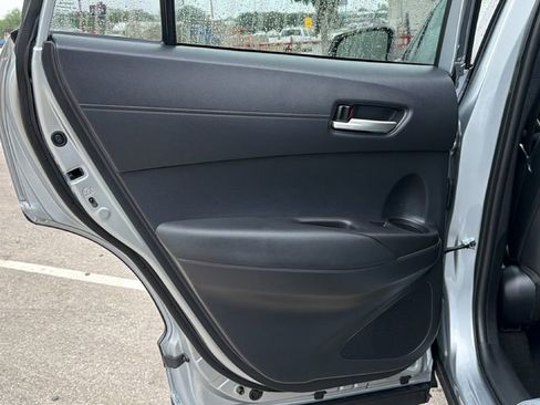 Used 2025 Toyota Corolla Cross XLE FWD image 33