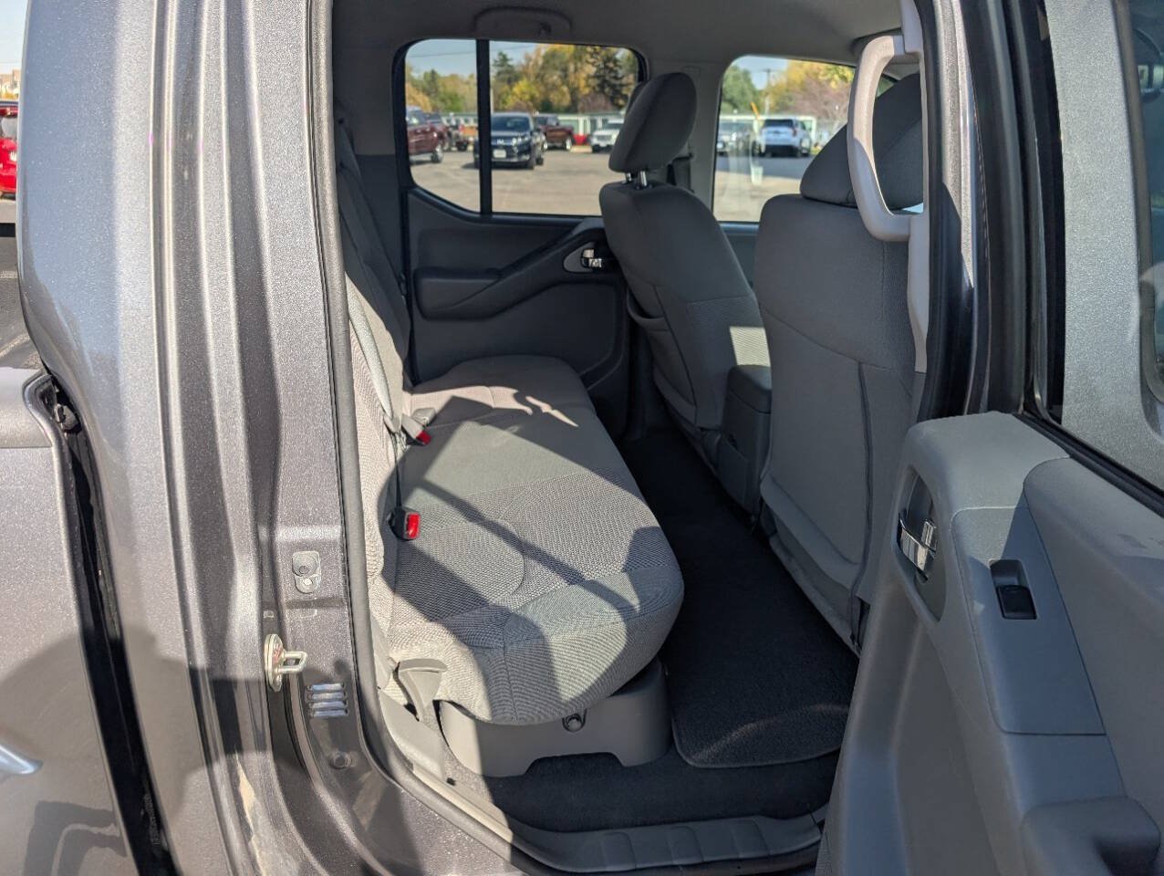 Used 2019 Nissan Frontier SV AWD/4WD image 11