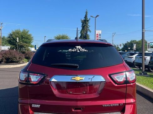 Used 2016 Chevrolet Traverse LT w/ Style and Technology Package FWD image 7