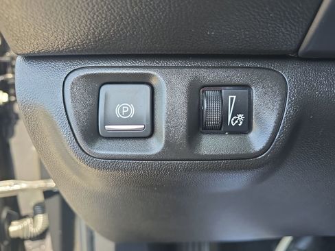 Used 2020 GMC Acadia SLE w/ Driver Convenience Package FWD image 27