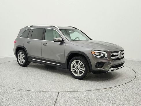 Used 2022 Mercedes-Benz GLB 250 image 3