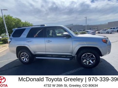Used 2022 Toyota 4Runner TRD Off-Road Premium AWD/4WD image 9