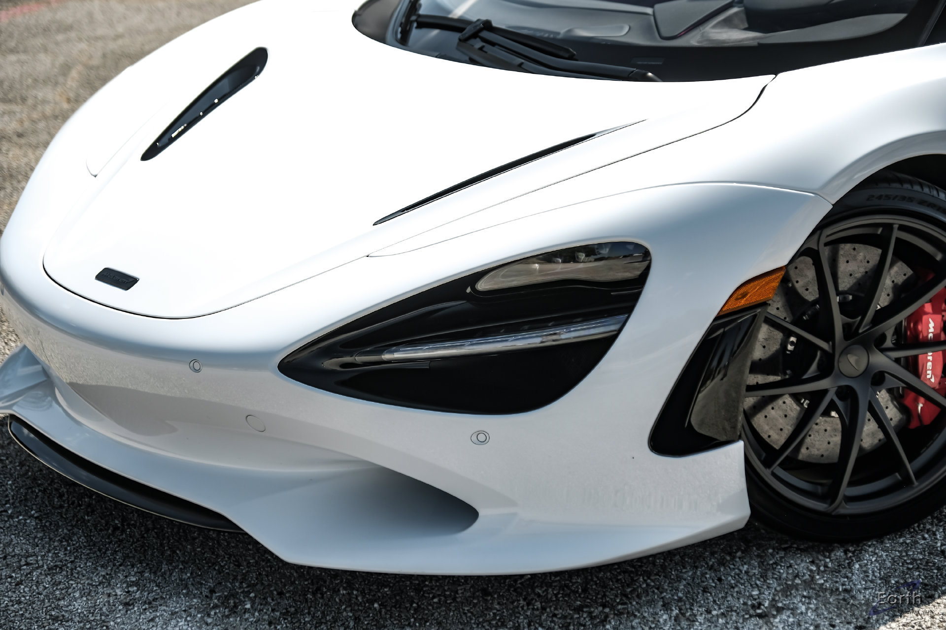 Used 2025 McLaren 750S Spider RWD image 44