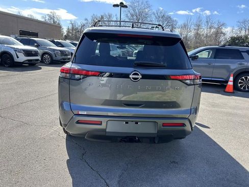 New 2026 Nissan Pathfinder SL w/ SL Premium Package AWD/4WD image 6