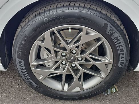 Used 2023 Genesis GV70 2.5T w/ Advanced Package image 11