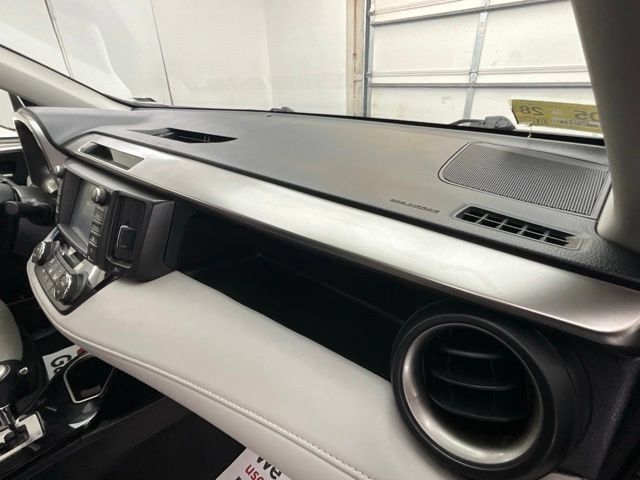 Used 2016 Toyota RAV4 Limited AWD/4WD image 14