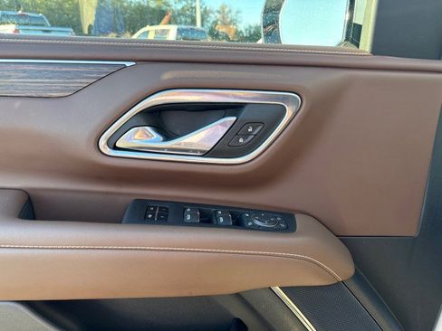 Used 2024 Chevrolet Tahoe High Country w/ Premium Package image 25