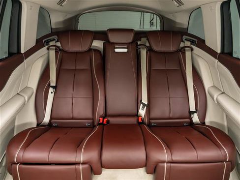 Used 2021 Mercedes-Benz Maybach GLS 600 4MATIC image 21