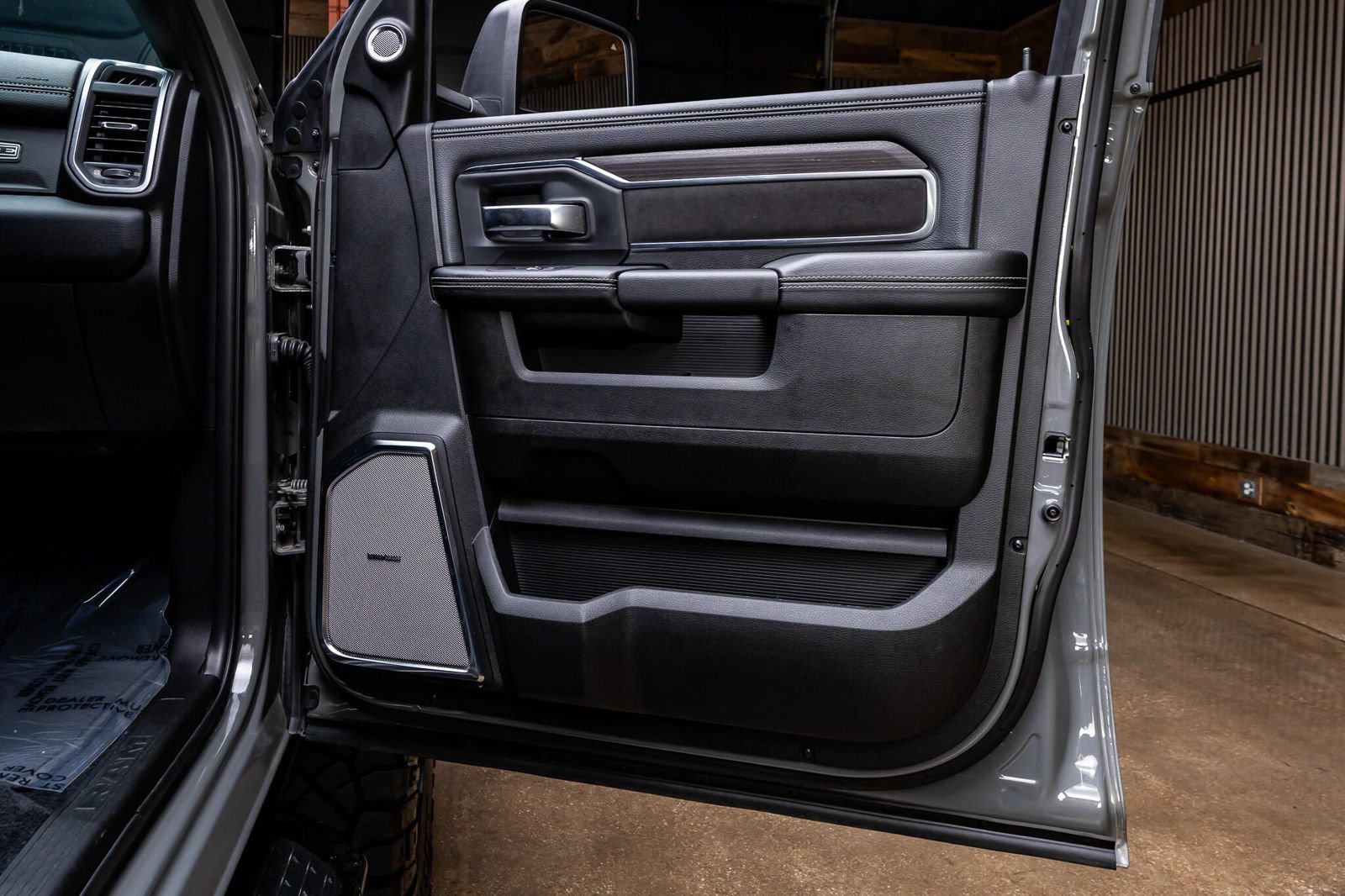 Used 2026 RAM 2500 Laramie AWD/4WD image 44