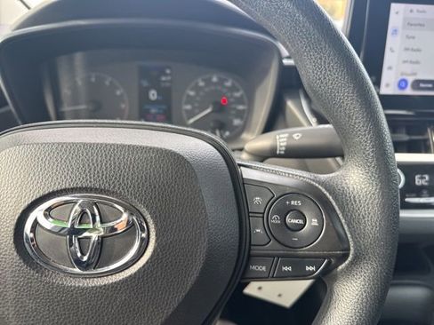 Used 2023 Toyota Corolla LE image 12
