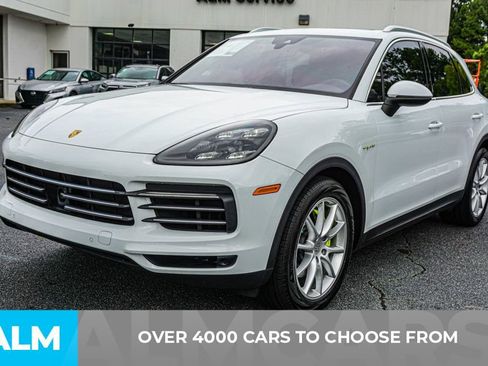 Used 2022 Porsche Cayenne Base image 3