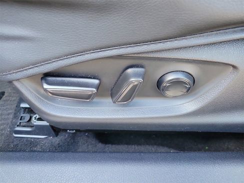 Used 2021 Toyota Camry SE w/ Convenience Package image 17