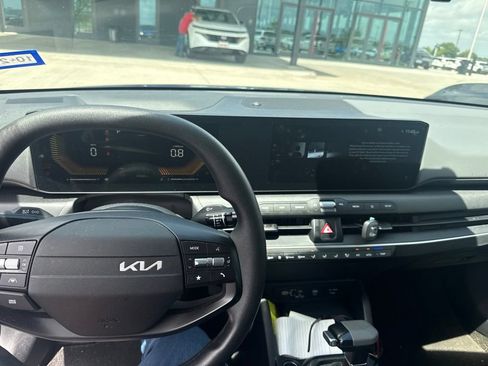 Used 2025 Kia K4 FWD image 6