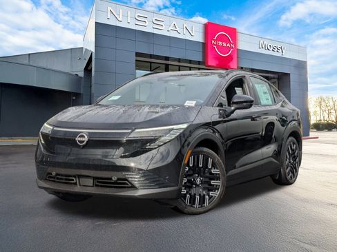 New 2026 Nissan Leaf Platinum+ image 1