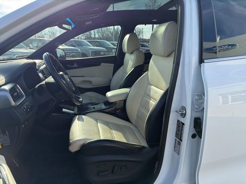 Used 2017 Kia Sorento SX image 9
