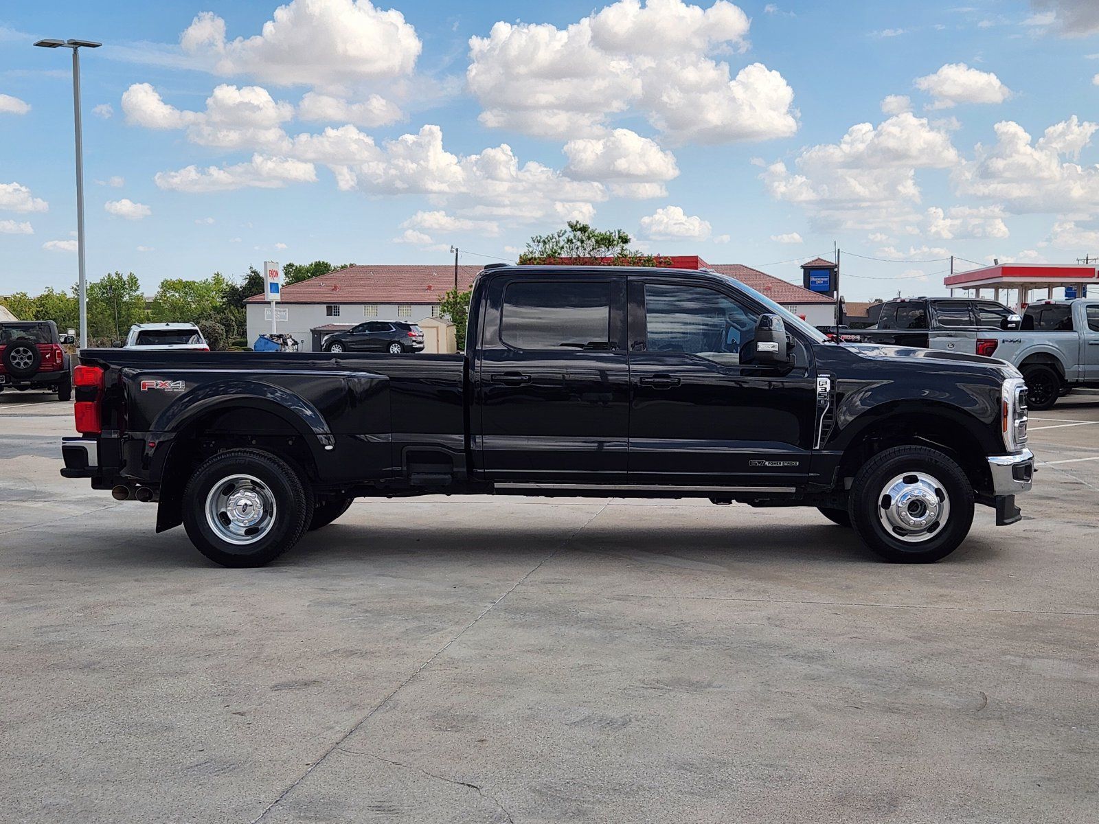 Certified 2024 Ford F350 Lariat w/ Lariat Ultimate Package AWD/4WD image 7