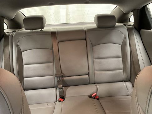 Used 2019 Chevrolet Malibu Premier image 17