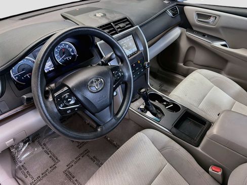 Used 2016 Toyota Camry LE FWD image 7