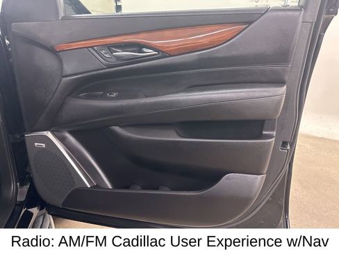 Used 2018 Cadillac Escalade ESV Luxury AWD/4WD image 19