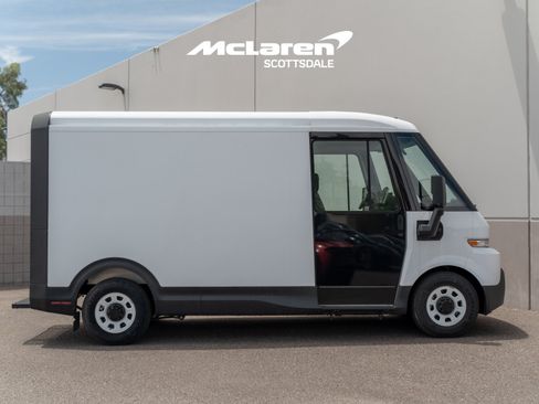 Used 2024 Chevrolet Brightdrop 400 w/ Commercial Equipment Package AWD/4WD image 8