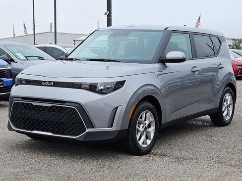 Used 2025 Kia Soul LX image 10