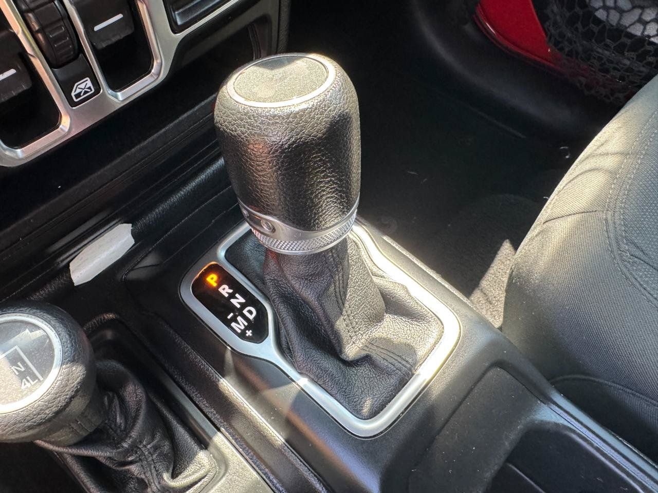 Used 2021 Jeep Wrangler Unlimited Sport AWD/4WD image 37